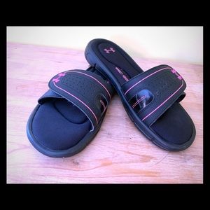 Under Armour size 10 women’s slides